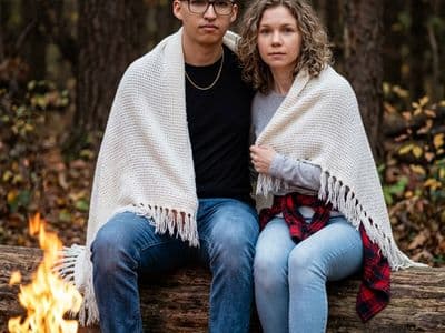 Портреты у костра: генерация уникальных фото с помощью нейросети