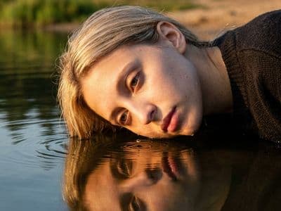 Портрет с водой: генерация уникальных фото у реки, озера или на пляже