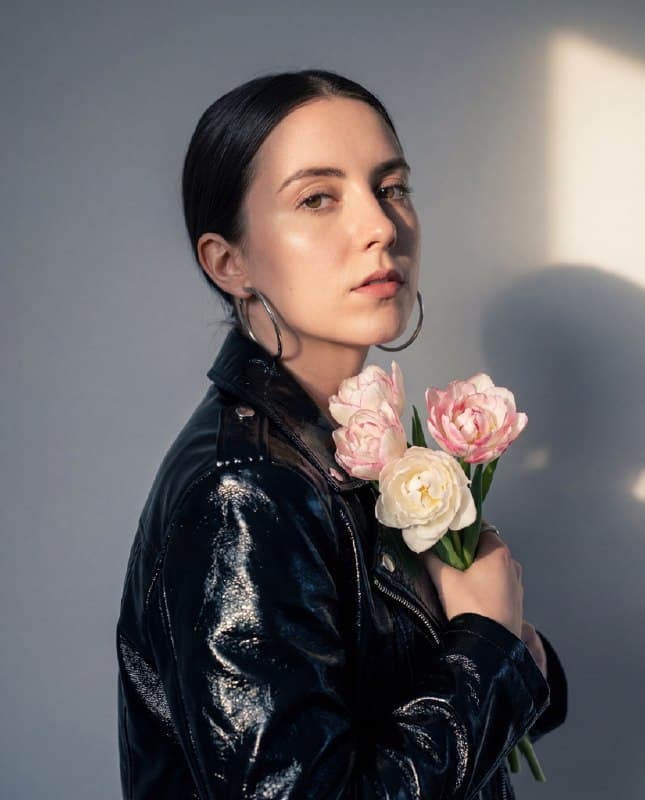 ИИ фотосессия к 8 марта: создать красивое фото в нужном стиле