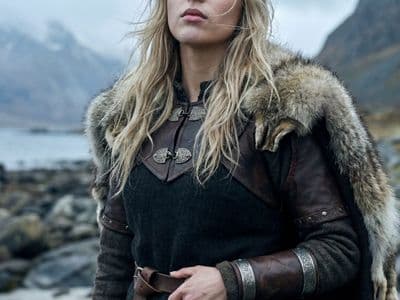 Фотосессия в стиле викингов для мужчин и девушек с нейросетью