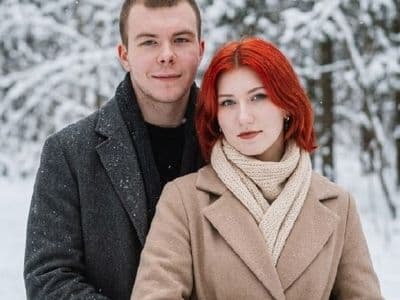 Зимняя фотосессия для пары: идеи, позы и образы для нейросети