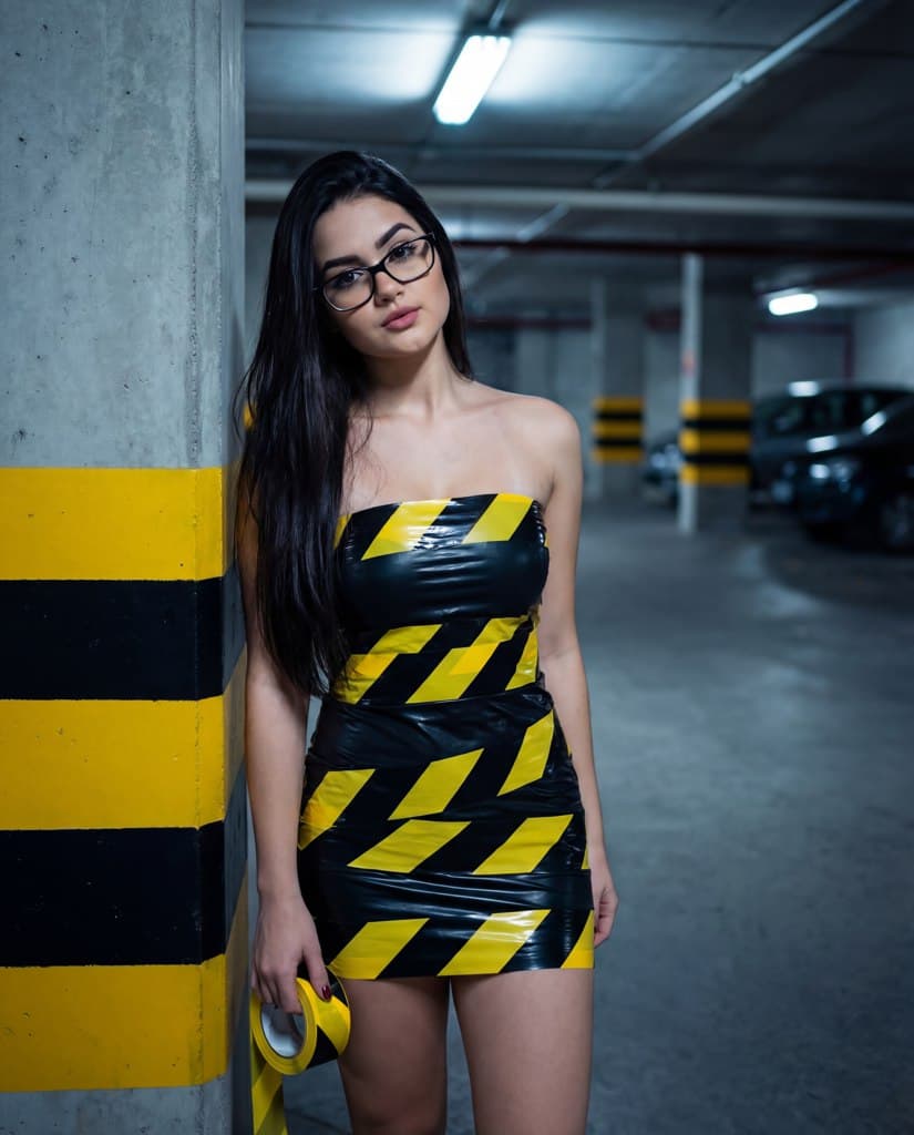 Создайте уникальную фотосессию с лентами в нейросети