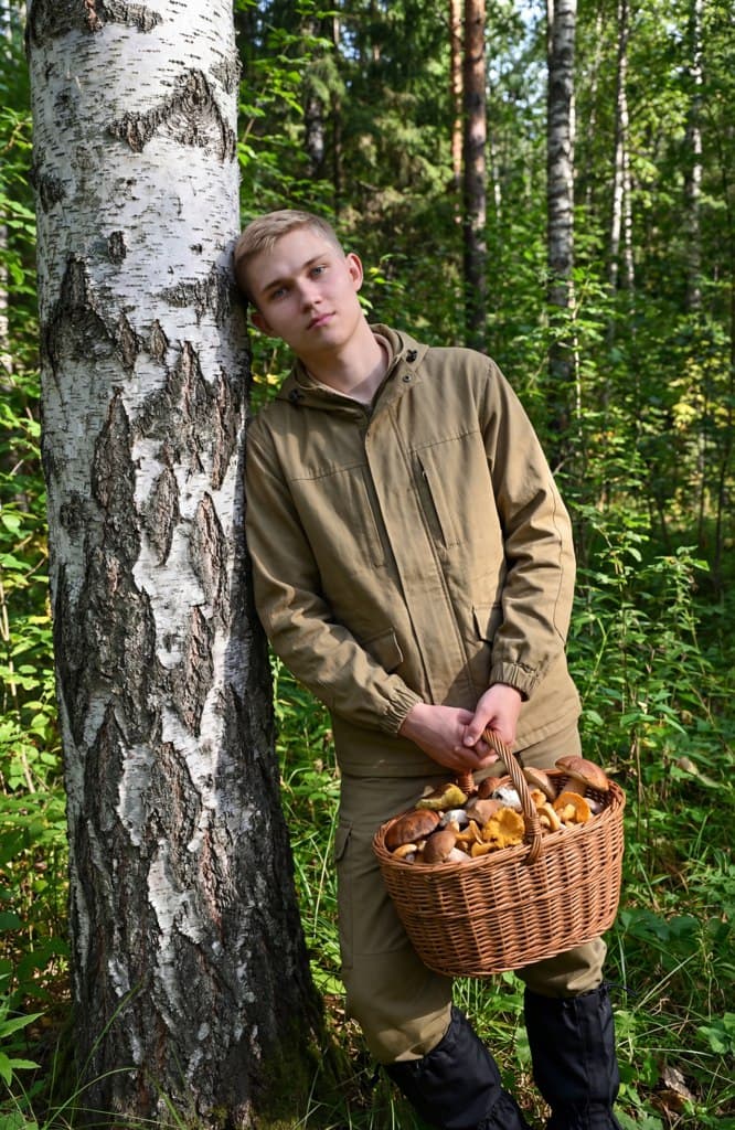 Мужская фотосессия на природе в уникальном стиле