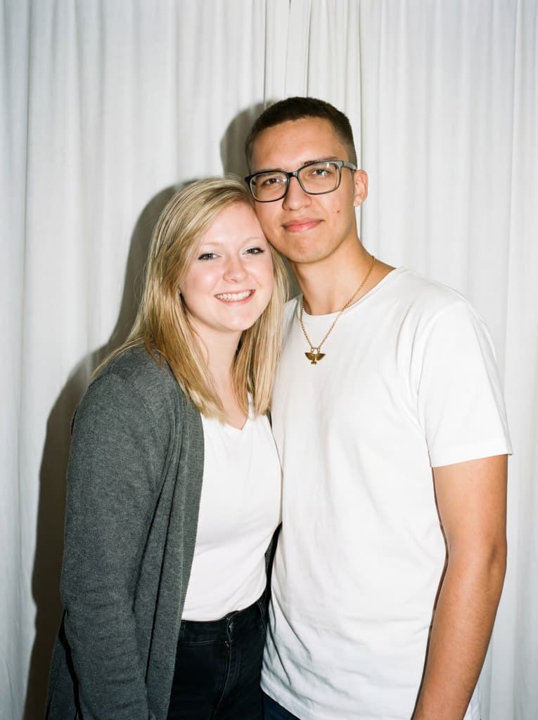 Объединить фото с помощью GPT: создать совместное фото онлайн в стиле