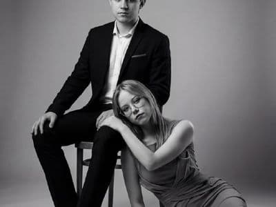 Фотосессия взрослой пары: идеи и стили для генерации снимков нейросетью