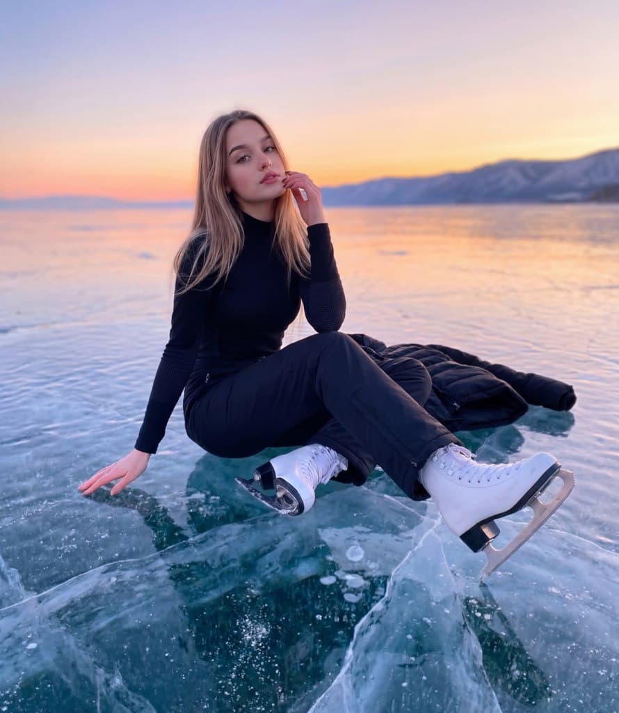 Фотосессия на зимнем Байкале в уникальном стиле