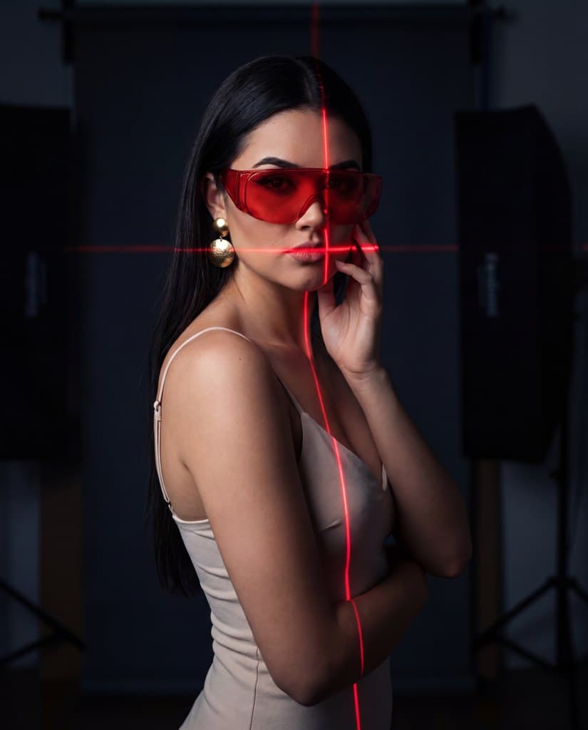 Создайте уникальную фотосессию в стильных очках